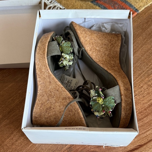 Bakers Olive Floral Wedge Sandals - Picture 4 of 4